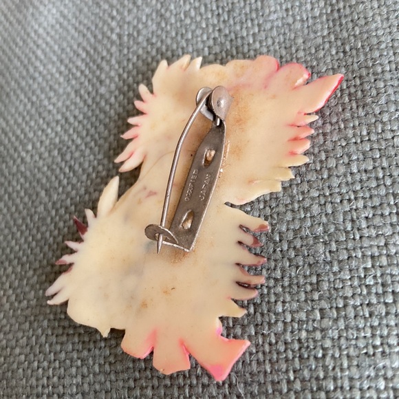 Vintage celluloid dog brooch made in Japan - Picture 3 of 5